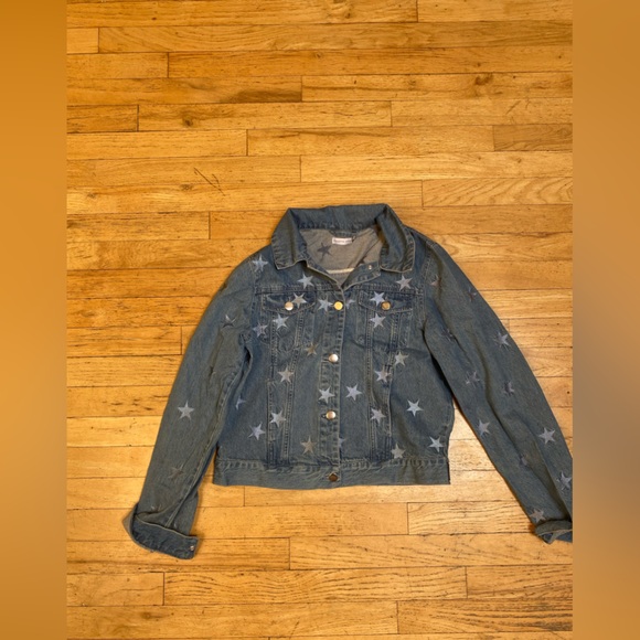 Samantha sip is denim jacket with stars. Says girls, girls, girls on back. Small - Picture 2 of 5
